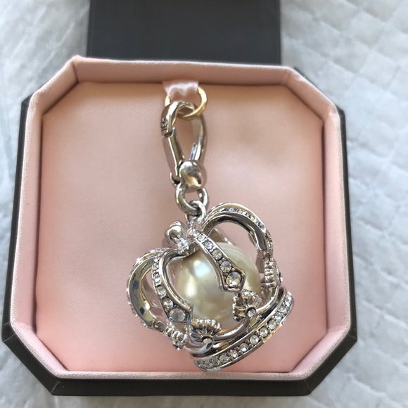 Juicy Couture Jewelry - NEW Juicy Couture Crown Charm and Gold Bracelet